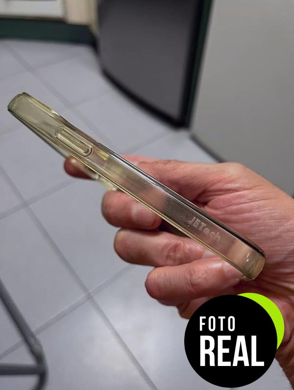 jetech-funda-iphone-13-clara-foto-1