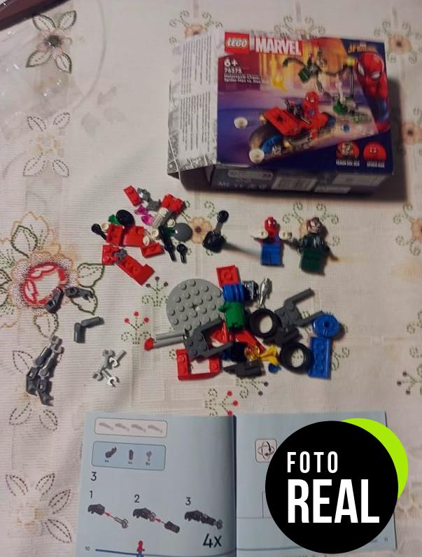 lego-marvel-spiderman-moto-76275-foto-2