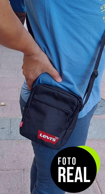 levis-mini-crossbody-rojo-batwing-foto-3